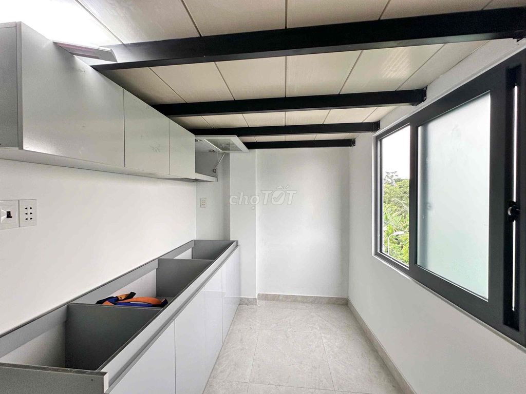 Rent an apartment full of furniture - right Phạm Văn Đồng - receive a tram