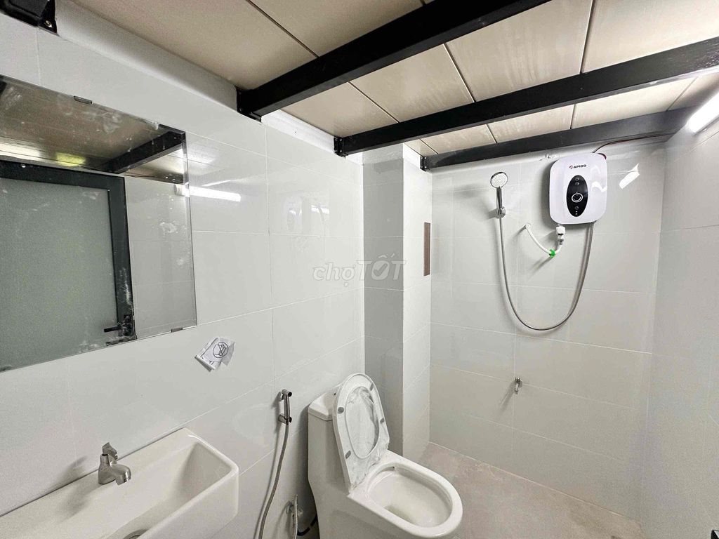 Rent an apartment full of furniture - right Phạm Văn Đồng - receive a tram