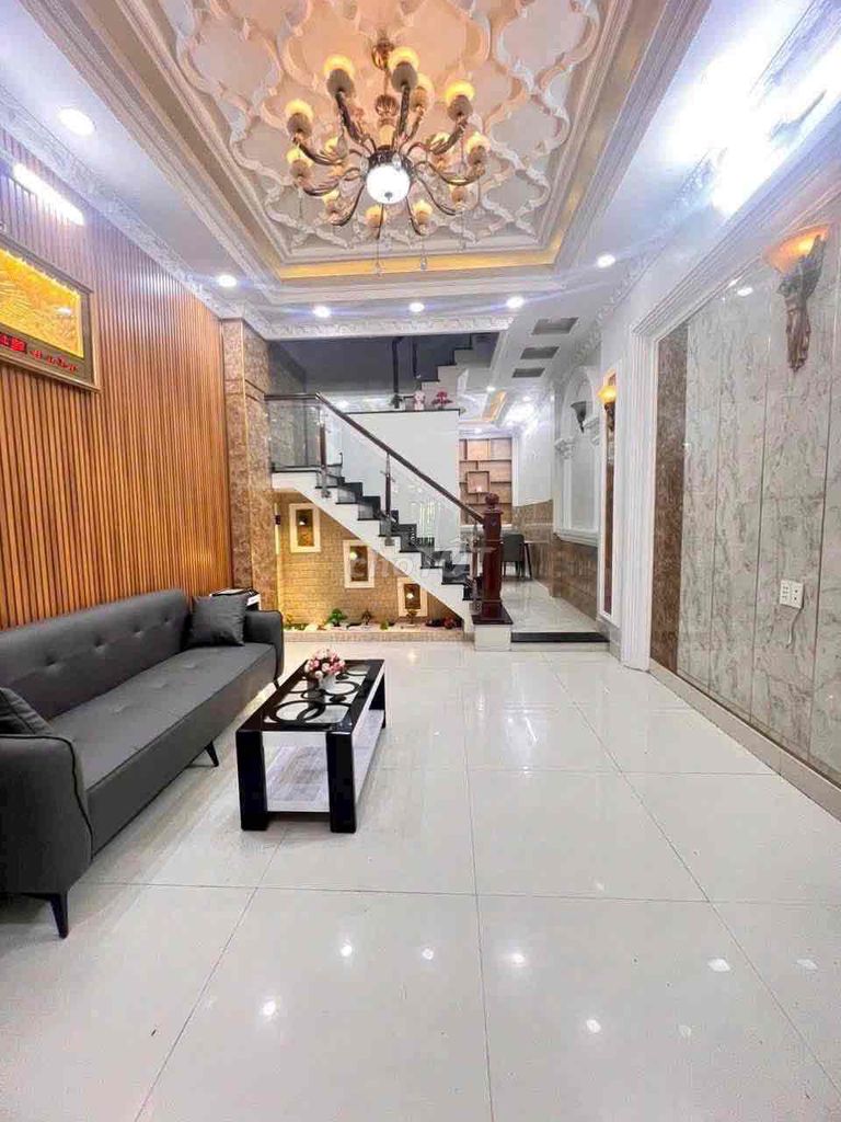 parking garage, Huỳnh Tấn Phát.