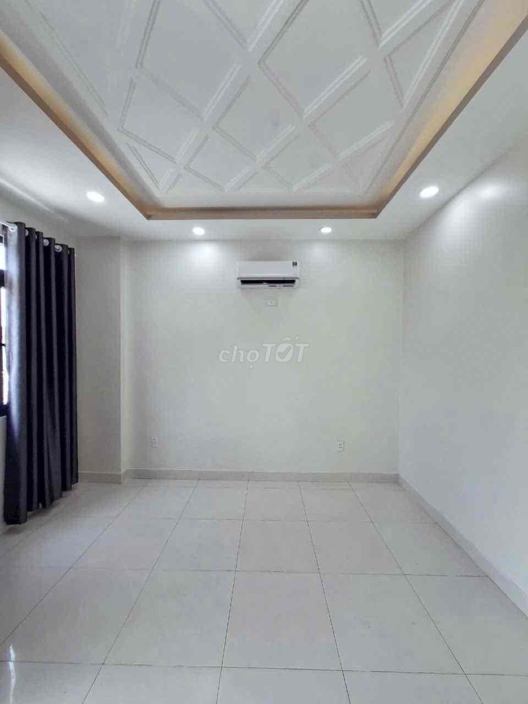 parking garage, Huỳnh Tấn Phát.