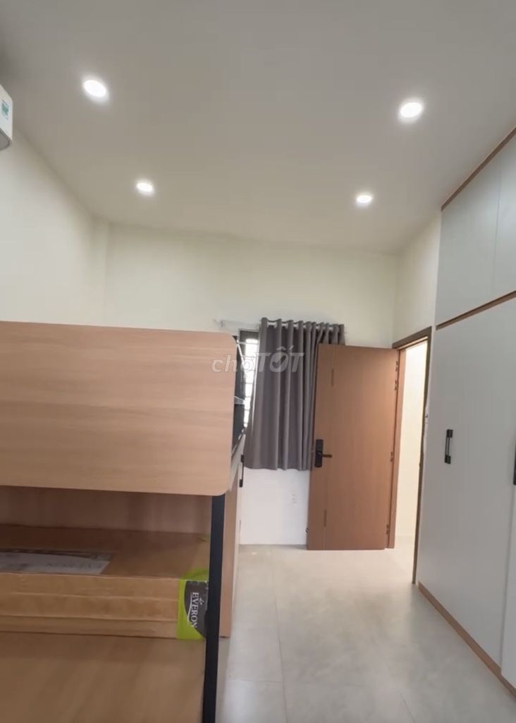Three-story casting; Three floors of furniture complete; A six-meter alleyway; near Mount Fuji