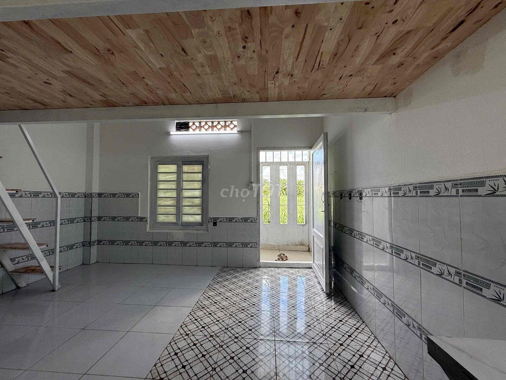 room 30 M2 – cool open window