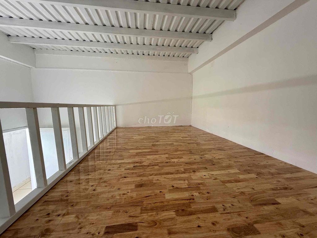 room 30 M2 – cool open window