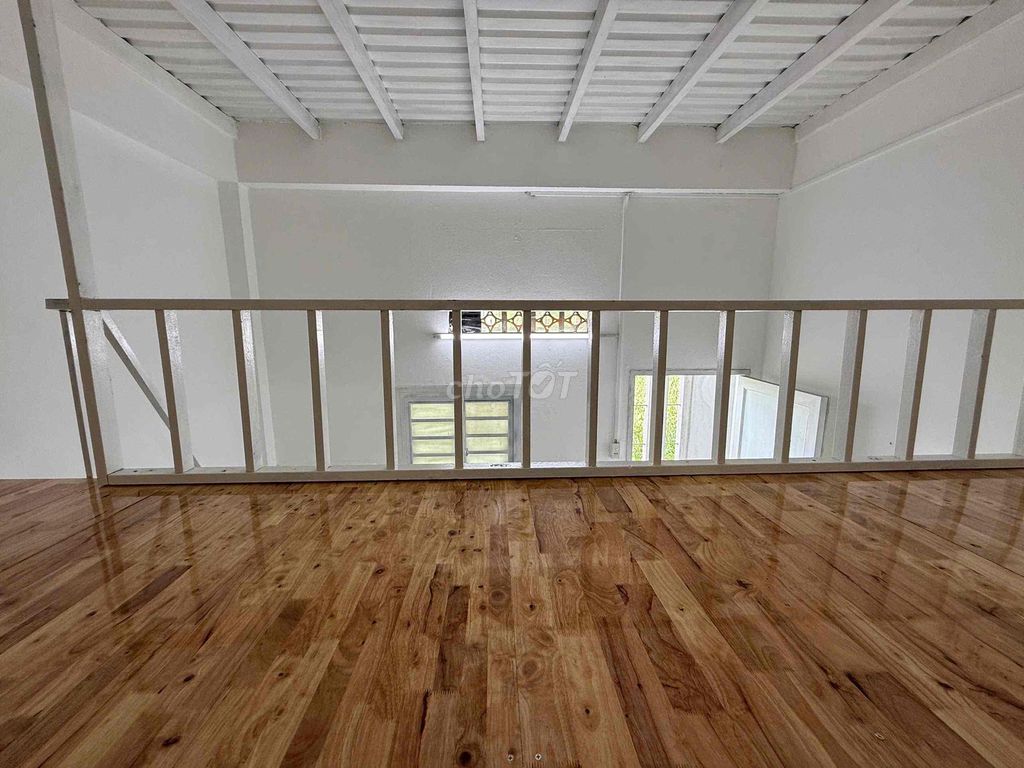 room 30 M2 – cool open window