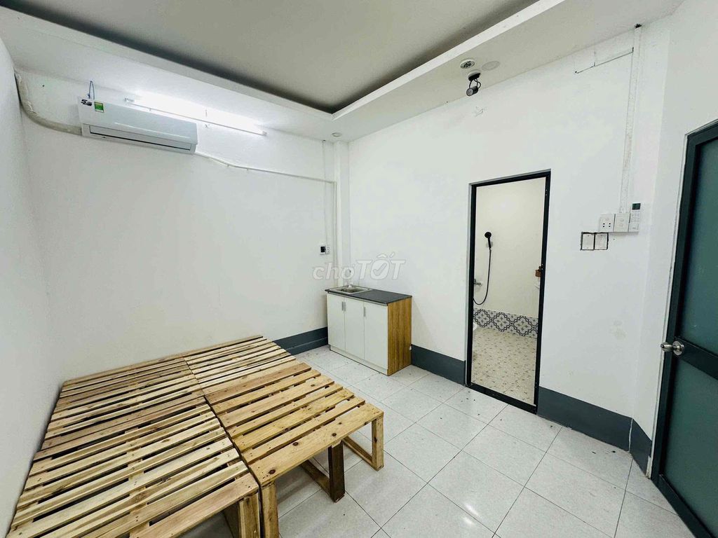 The new Hà Huy Giáp milling room.