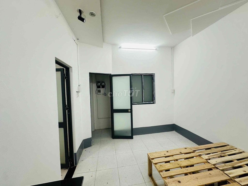 The new Hà Huy Giáp milling room.