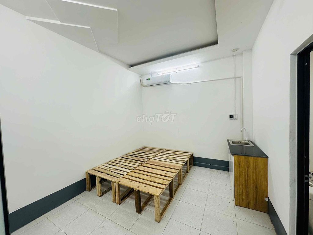 The new Hà Huy Giáp milling room.