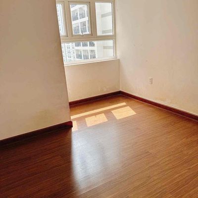 The owner rented the Richmond City apartment 3 bedrooms ntcb for 17 million lh e Africa