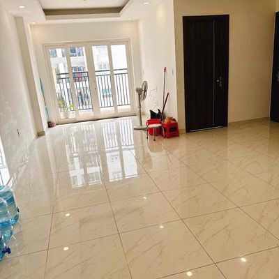 The owner rented the Richmond City apartment 3 bedrooms ntcb for 17 million lh e Africa