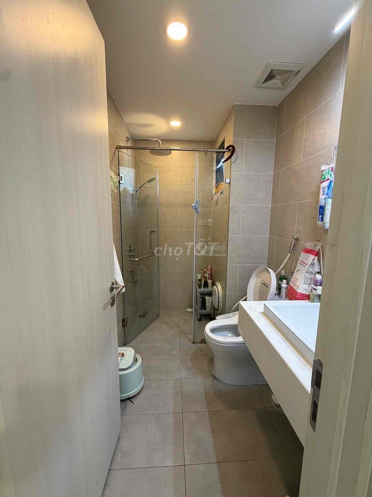 I'm renting the Dhome District 6. 1 bedroom - full interior -15 million