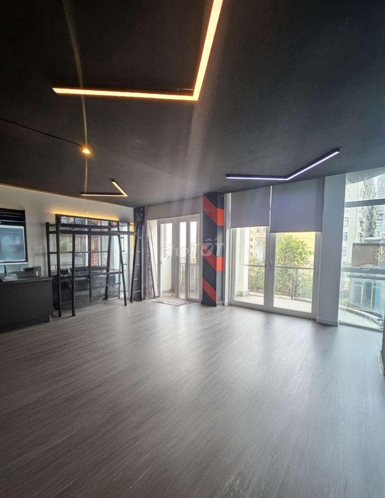 Mbkd 220 M2 front corner 7 M2 in District 5