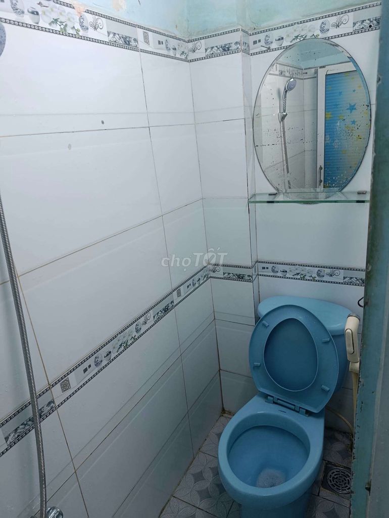 Rent a floor of Long Trường-- just 2.5 million a month.