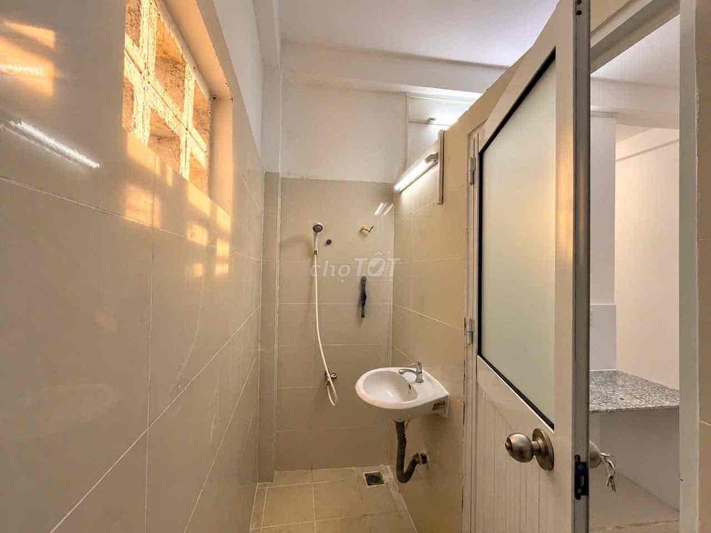 We need to rent Tara 1 A Tạ Quang Bửu-7-3-6 District 8
