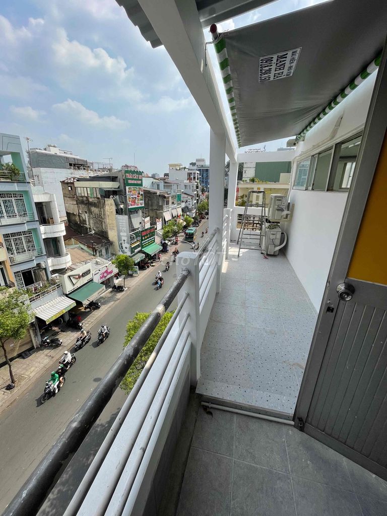 District 10 for a cool motel, Cao Thắng.