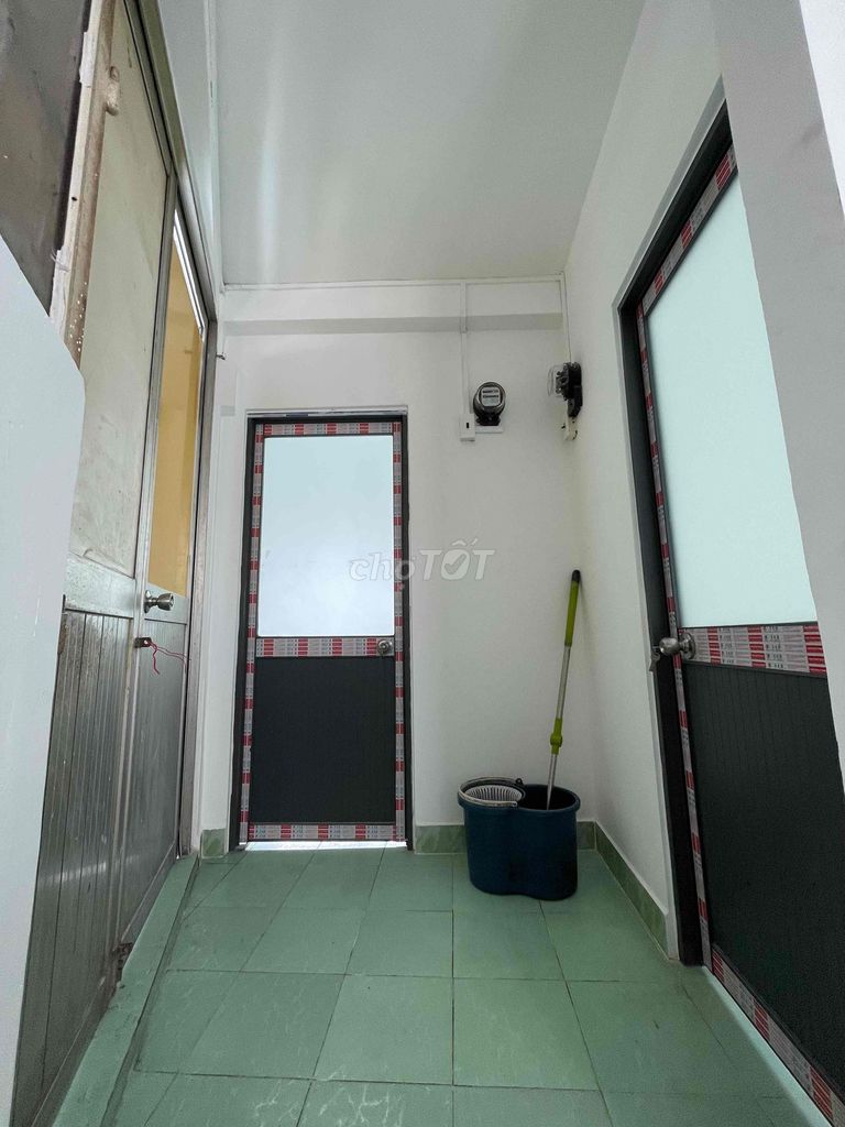 District 10 for a cool motel, Cao Thắng.
