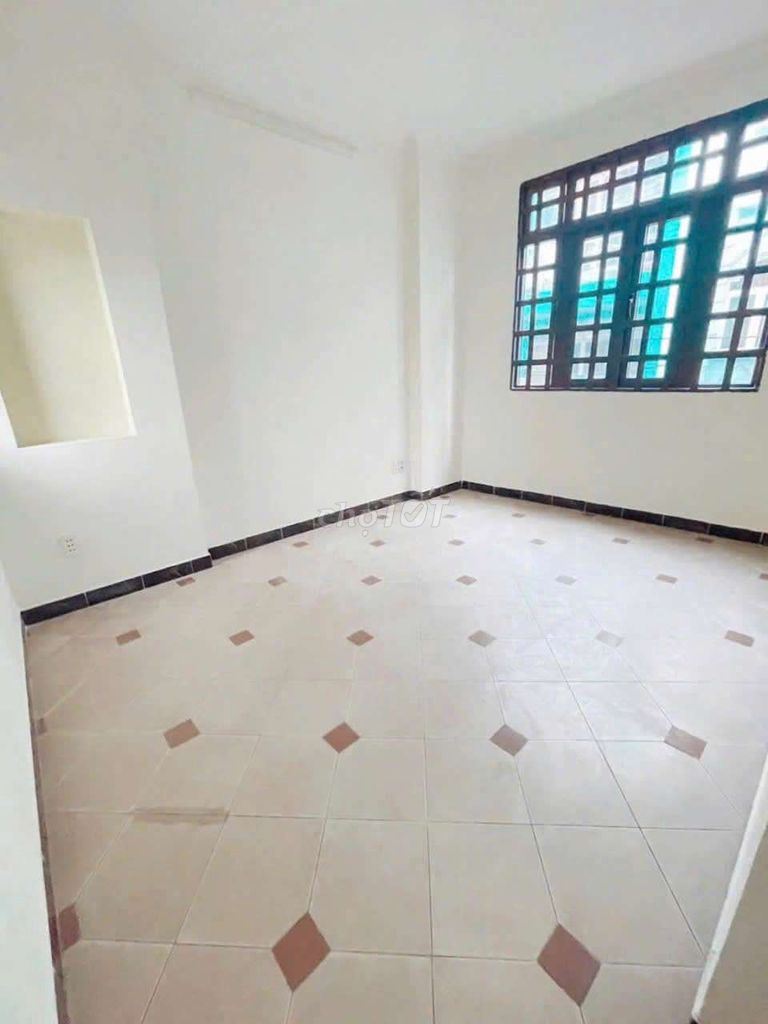 A large cash home.7.5 x6 01*Đoàn Thị Điểm-Phú Nhuận 0118 million 014 bedrooms