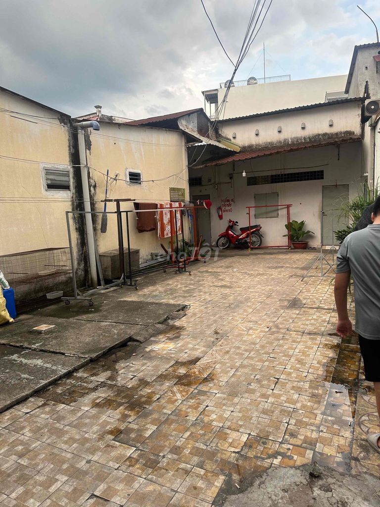 Rent Lê Văn Khương near the Henken District 12 beer company.