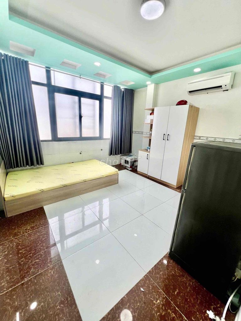 full interior window room