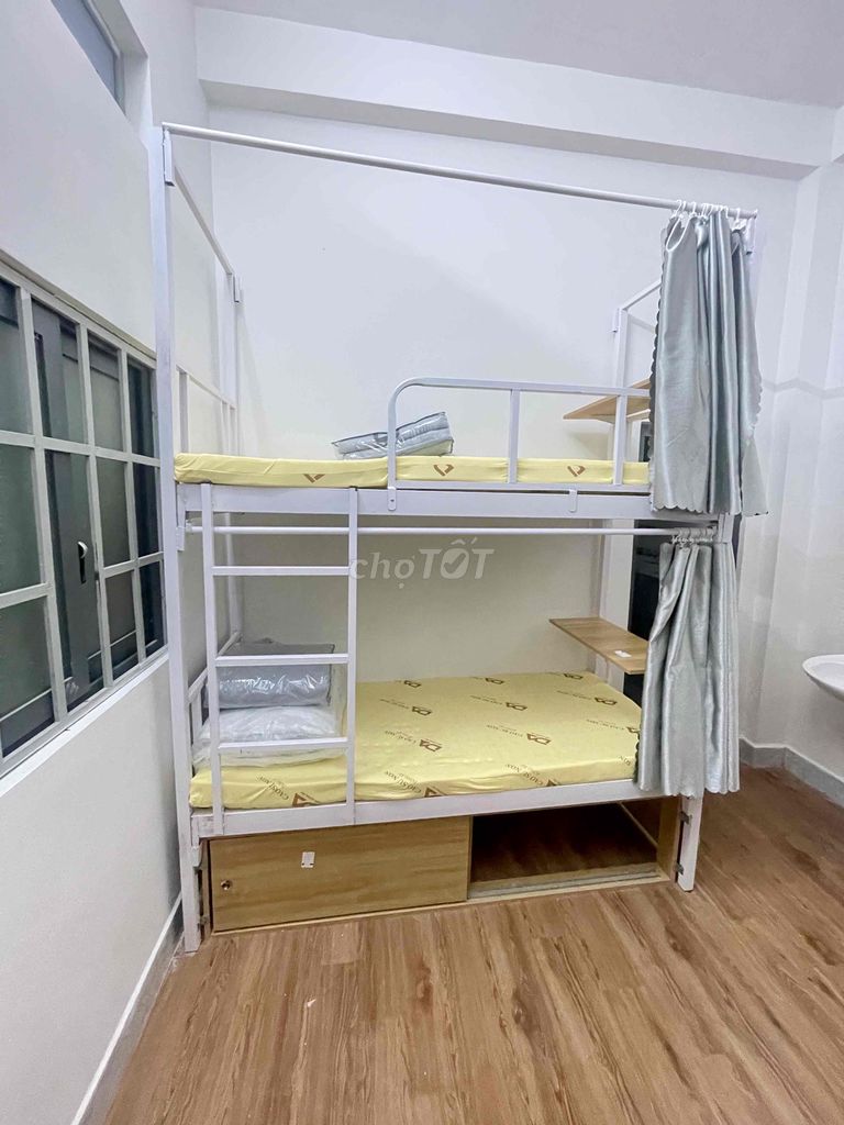 women's dorm room.