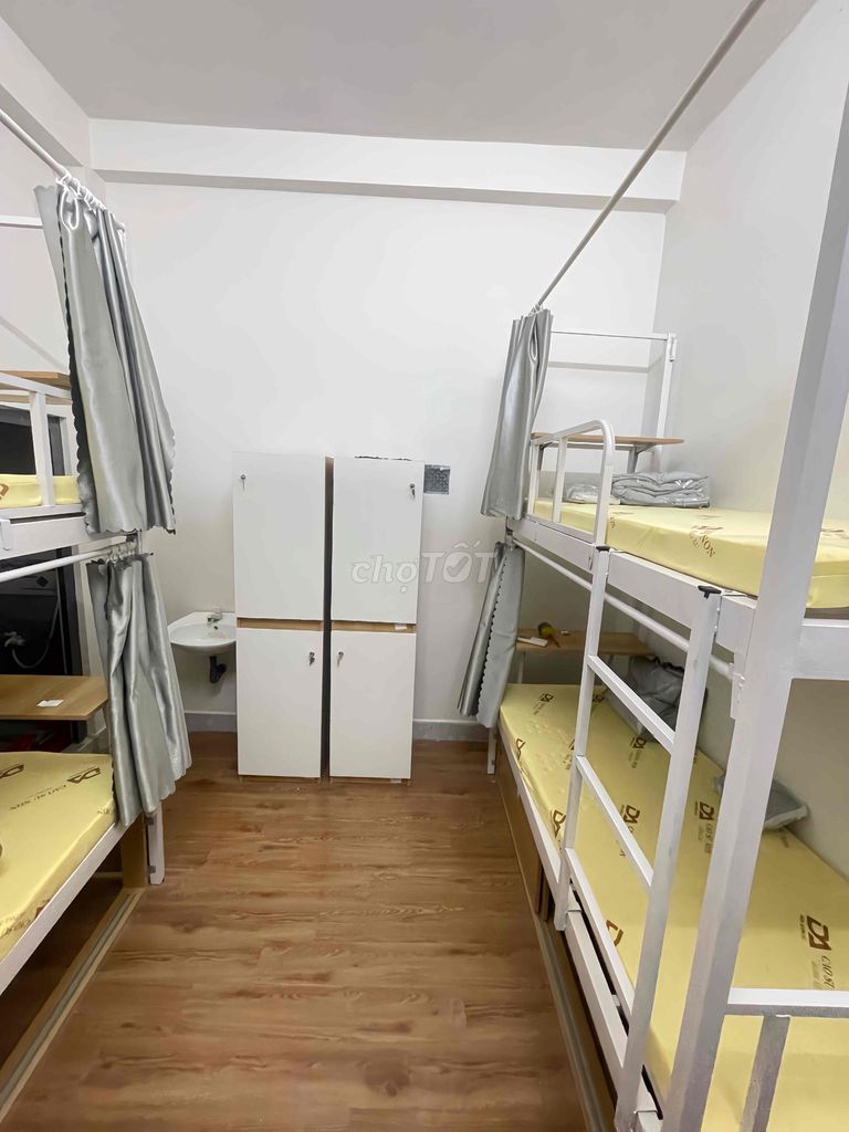 women's dorm room.