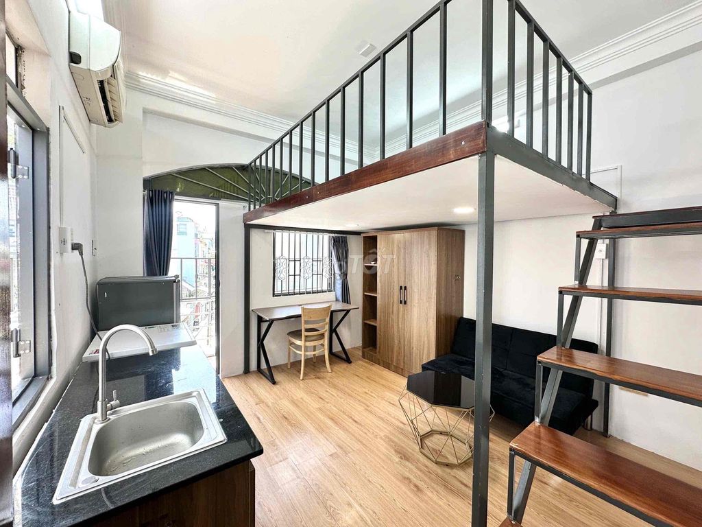 The balconies are located in the center of Bình Thạnh,uth,hutech,