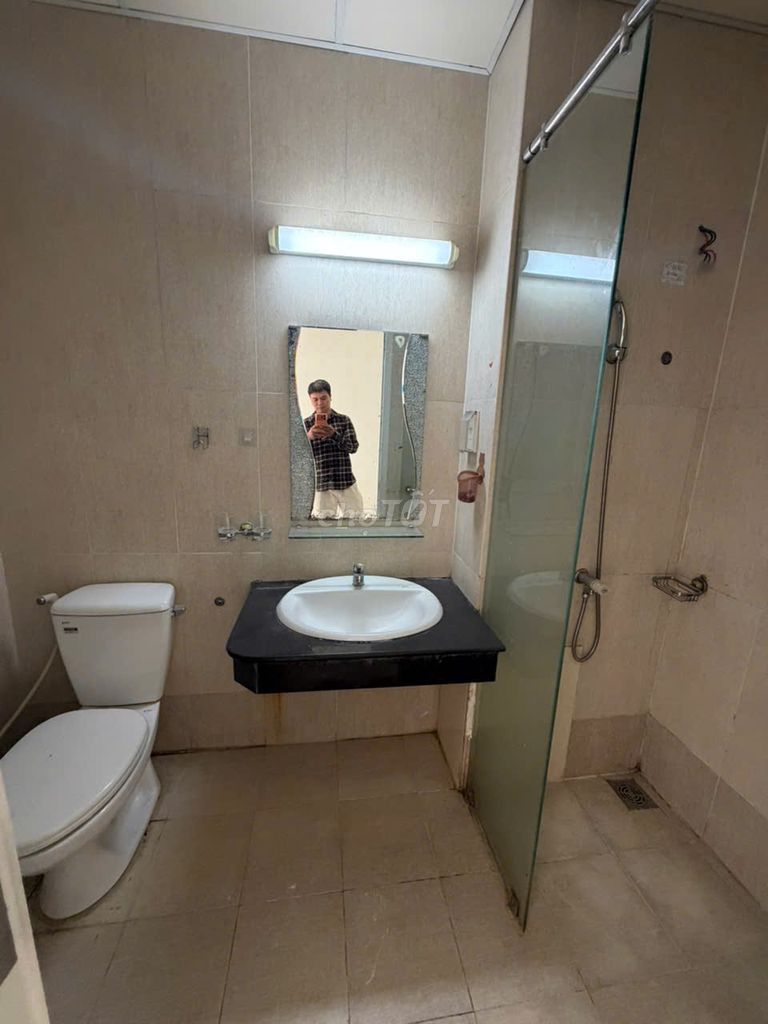 We need to rent Tara 1 A Tạ Quang Bửu-7-3-6 District 8