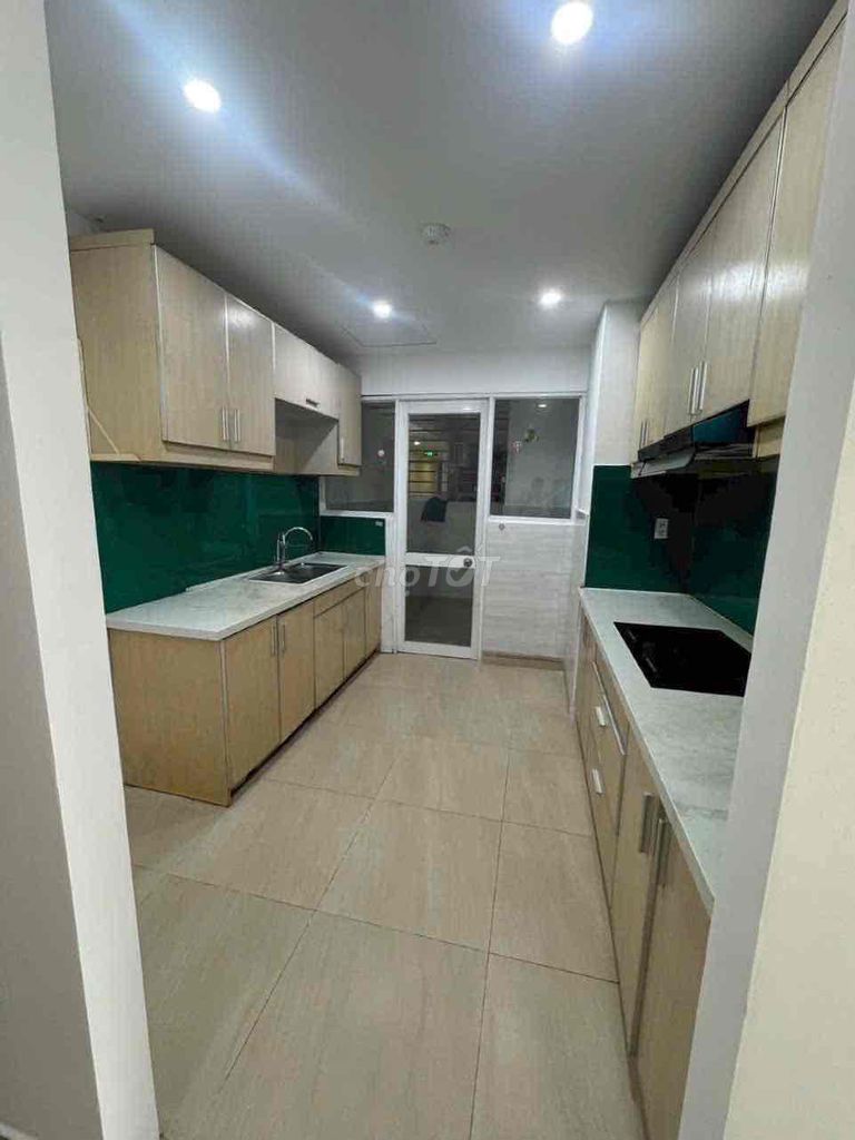 Rent a ten-story apartment - Âu Dương Lân-7-3 District 8 - 116 M2