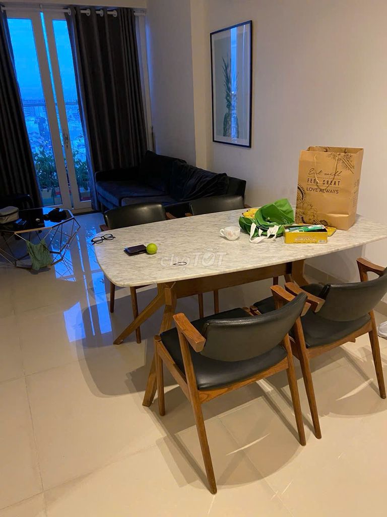 Sky Center Phổ Quang 72 M2 for 17 million.