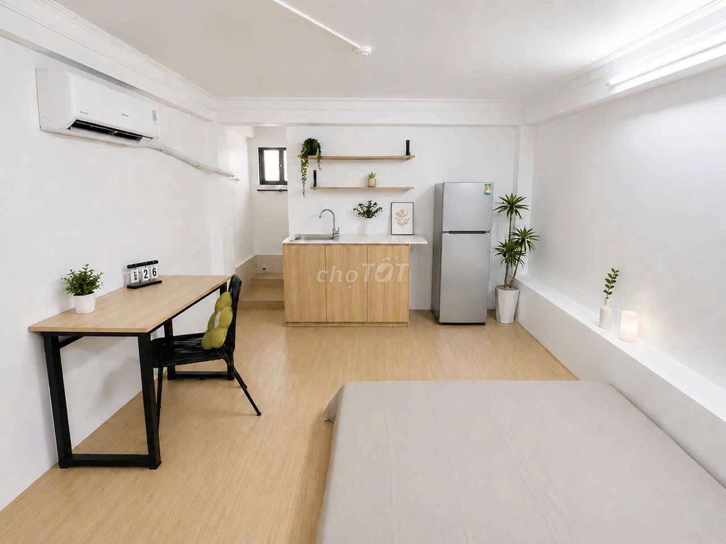 Studio full sky window interiors the district way sgu 5 minutes on foot