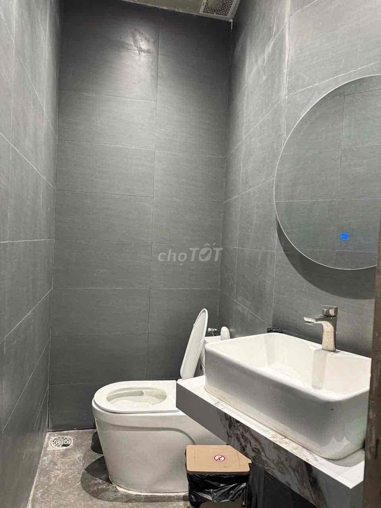 Rent a 1st Thảo Điền Waterspot 2 7 x 25 m floor at 160 million a month