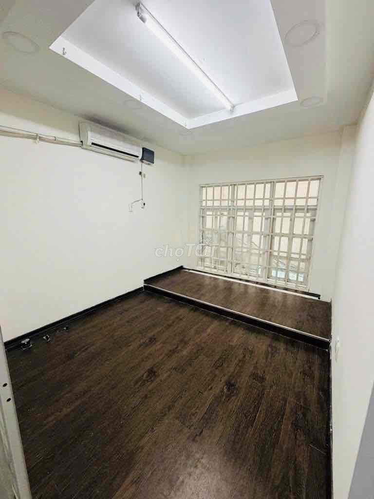 Rent Nguyễn Đình Chiểu District 1 30 m2 4th floor 3 bedroom - 13 million