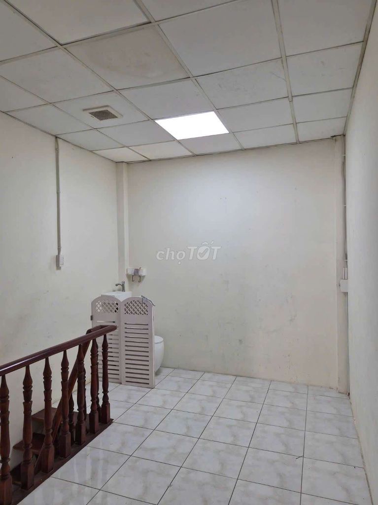 The little house is clean and secure, for long-term rent.