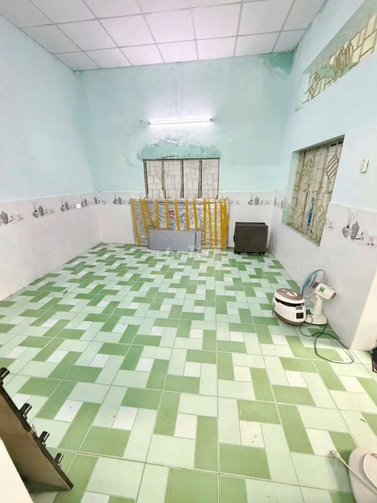 Hoàng Ngọc Phách. (in the market at 1818. Tân Phú. ( Bedroom, bathroom). area used 100 m2