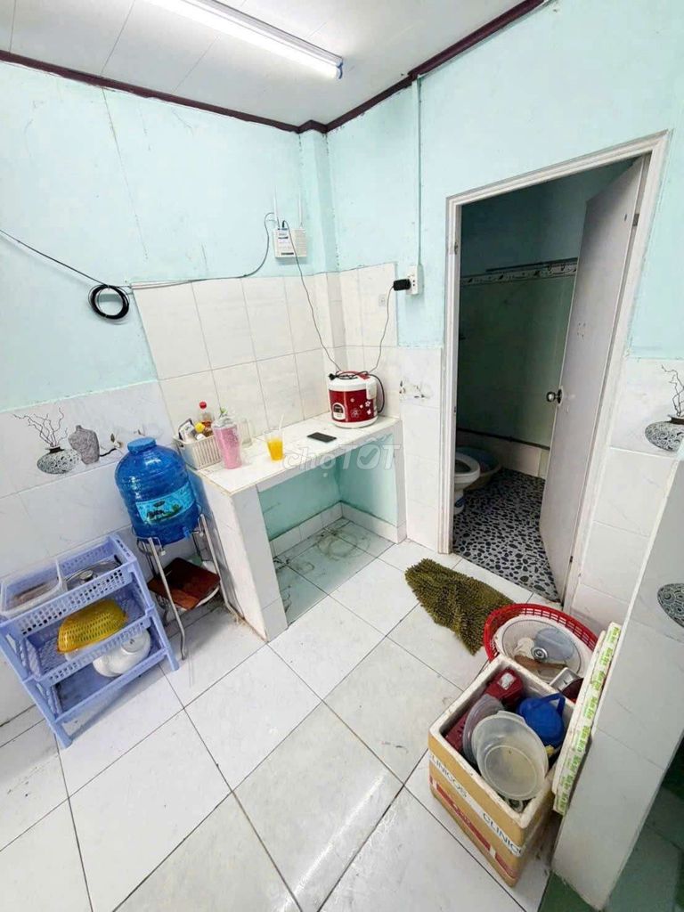 Hoàng Ngọc Phách. (in the market at 1818. Tân Phú. ( Bedroom, bathroom). area used 100 m2