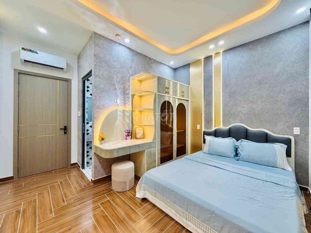 Right across from tsn airport -- 7 million-65 M2-2 bedroom-full interior-kill college hiflit