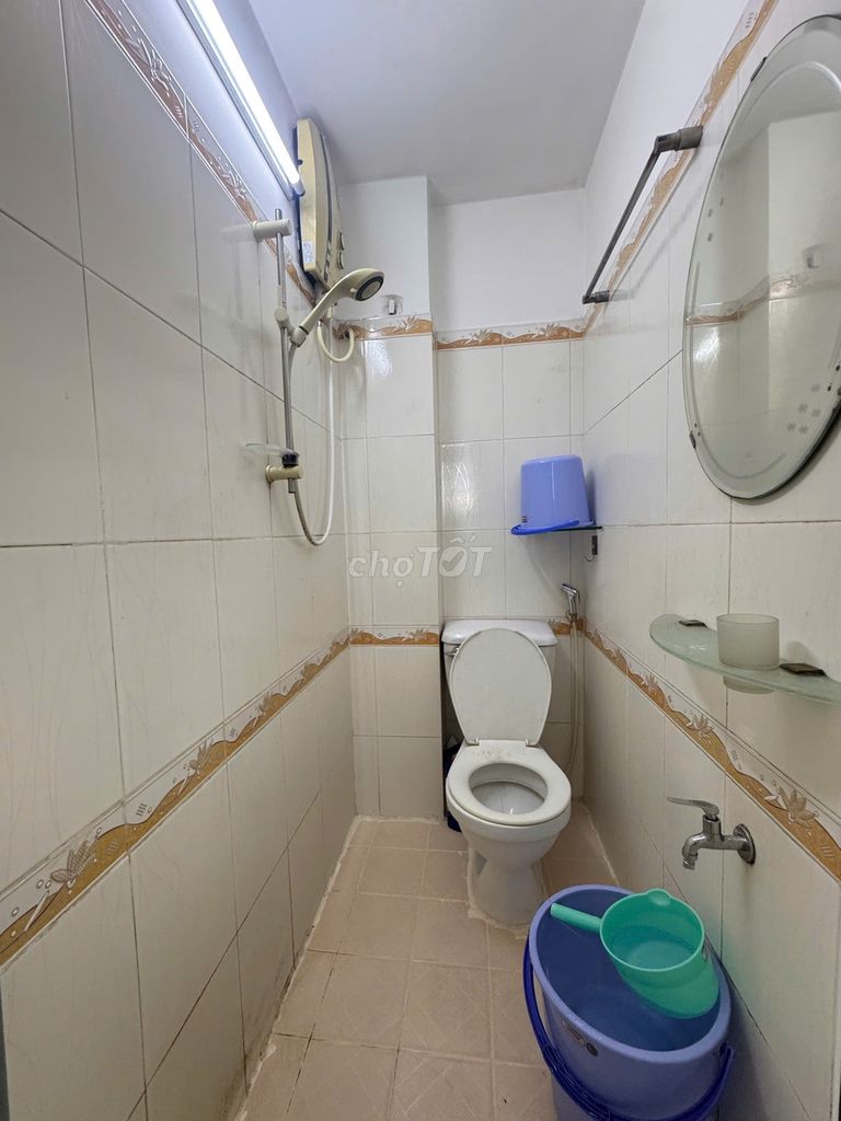 A big, free balcony suite, near Blue Row, Bình Thạnh
