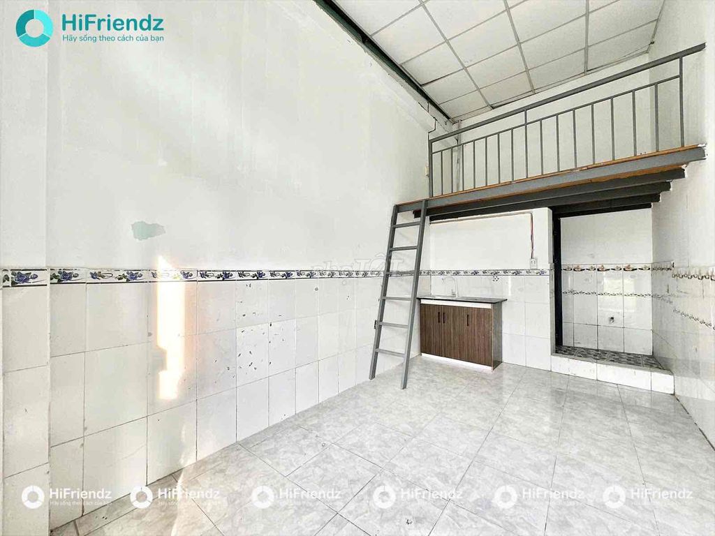 Rent a permanent Bancol-Charliec suite 7 p on a bike.
