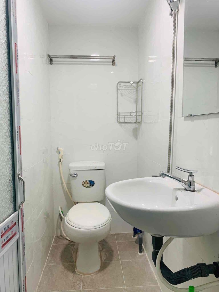 A 163 Đặng Văn Bi motel with air conditioning, 3.3 million a month.