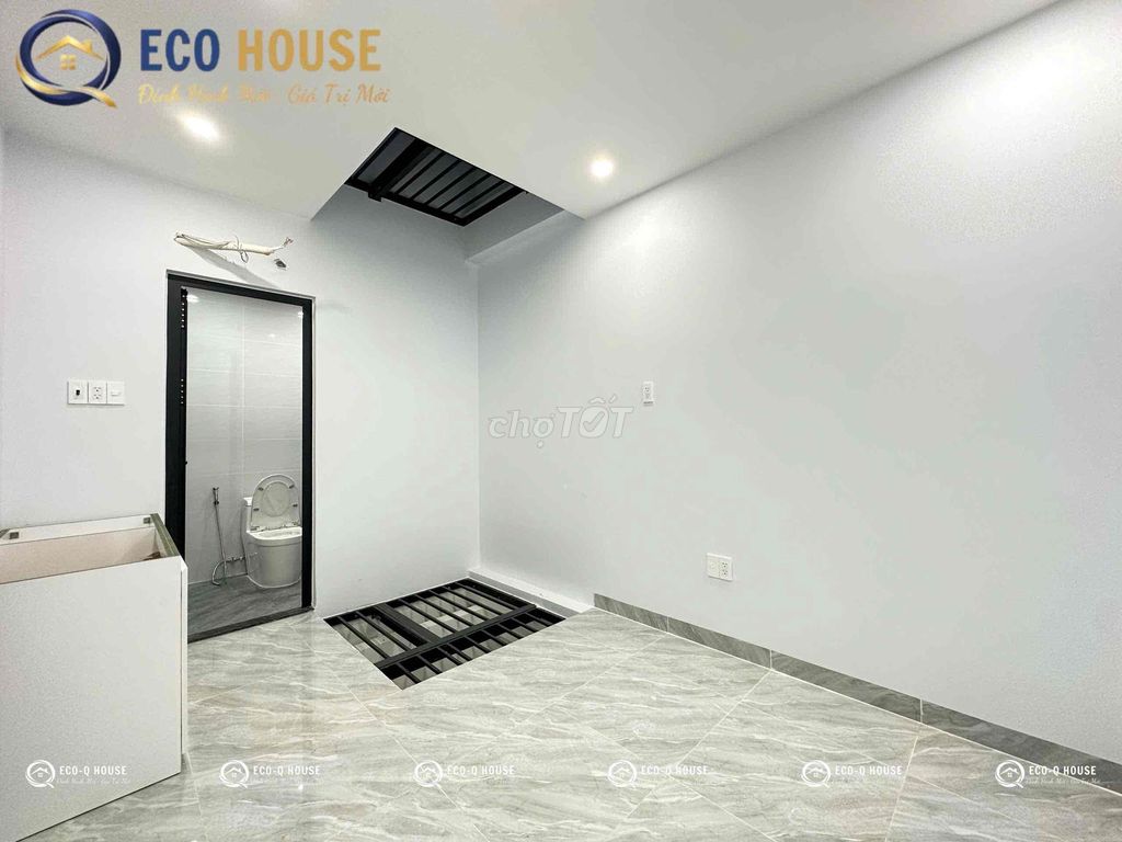 A cheap studio room for students and staff at 1.