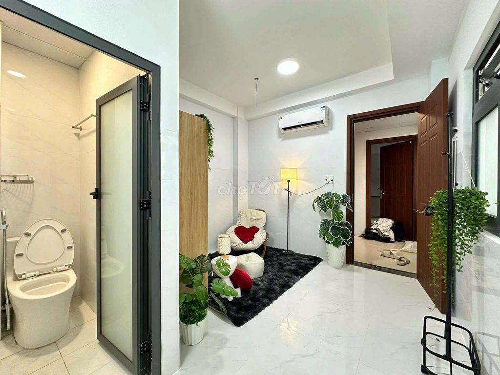 Renting District Room 12.