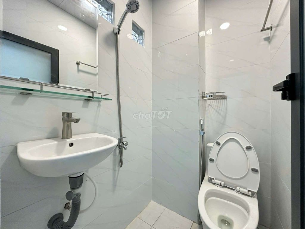 Renting District Room 12.