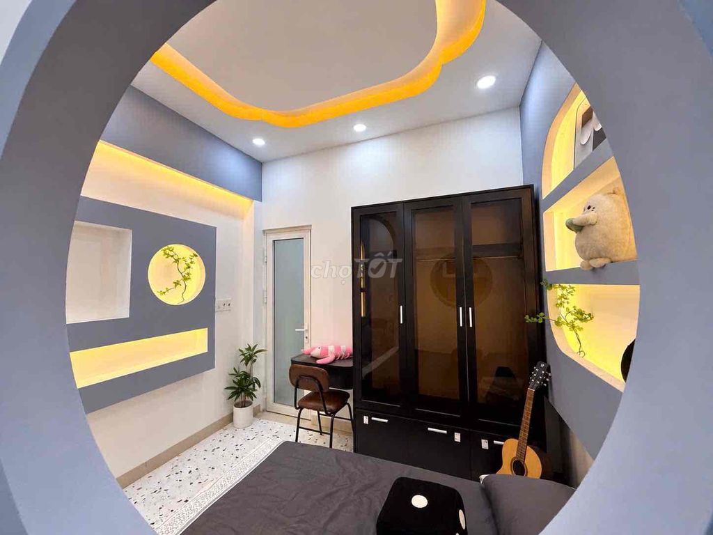 New Tân Bình bedroom, Ni Sư Huỳnh Liên. It's like video.