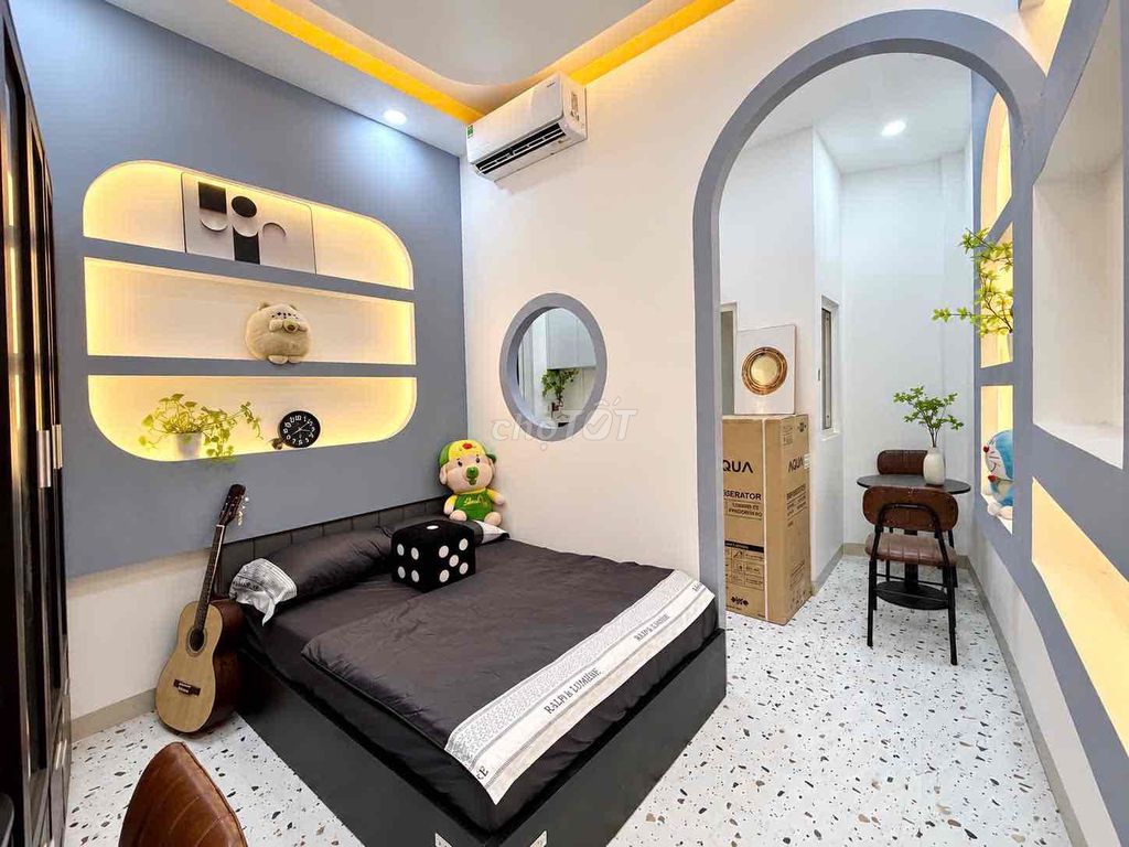 New Tân Bình bedroom, Ni Sư Huỳnh Liên. It's like video.