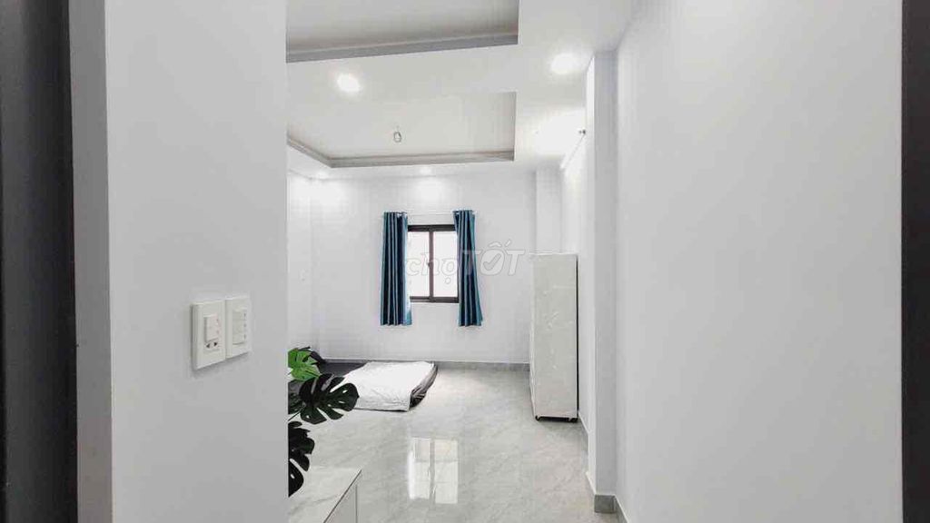 The service apartment.