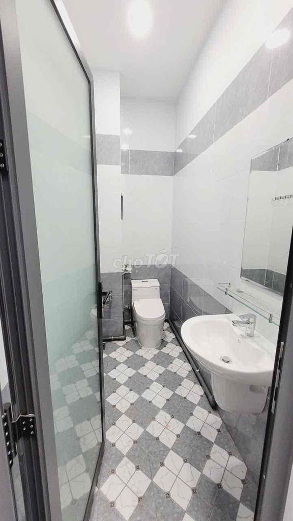 The service apartment.