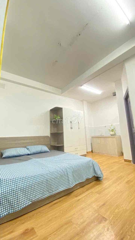 The studio is full of real estate right here in the cheap Bình Thạnh green.