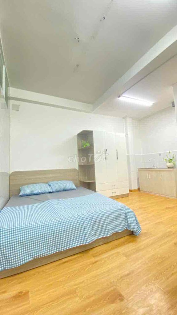 The studio is full of real estate right here in the cheap Bình Thạnh green.