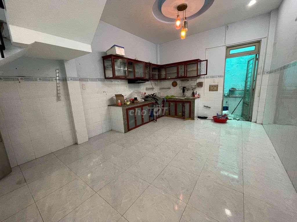 Schubbbb 4 x 20 M - 3 rooms