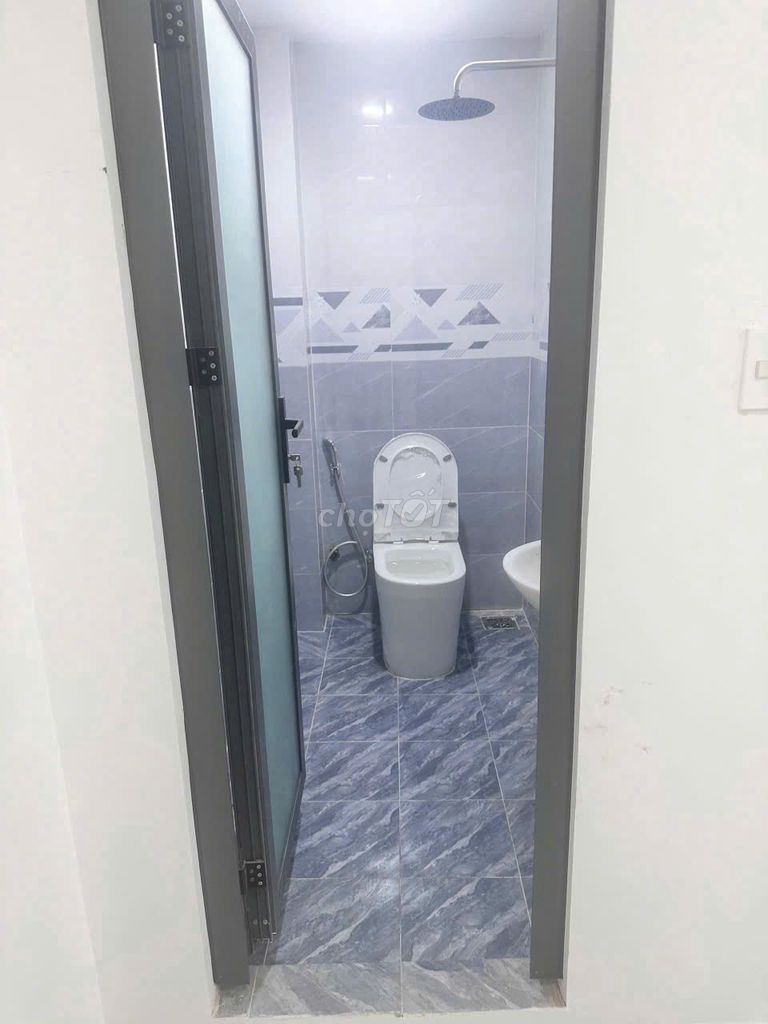 Rent house near the Town College, clean as in 4.012.
