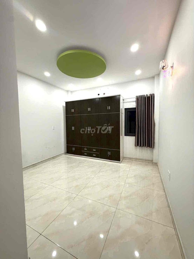 4 x25 meters 4 4th floor bedroom 5 toilets 7 meters alleys suitable to stay and do vp